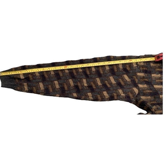 Men’s vintage 80’s vibe geometric color block neutral tone knit v-neck sweater - Picture 5 of 6